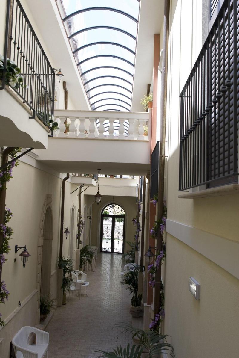 Palazzo Reginella Residence Hotel - Lobi