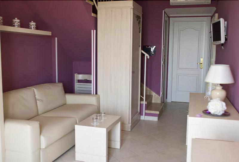 Palazzo Reginella Residence Hotel - Oda