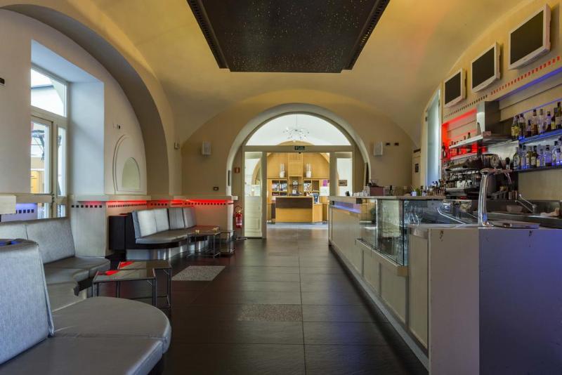 Seven Hostel - Bar