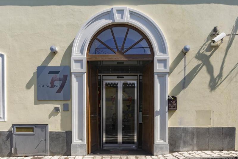 Seven Hostel - Genel