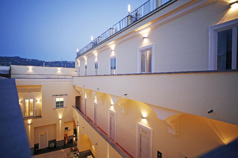 Seven Hostel - Genel