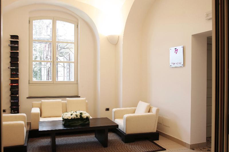 Seven Hostel - Genel