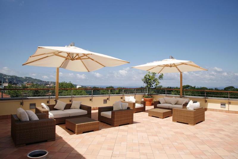 Seven Hostel - Teras