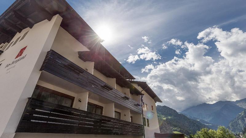 Hotel Bergland & Dependance Gurschler - Bergland - Genel