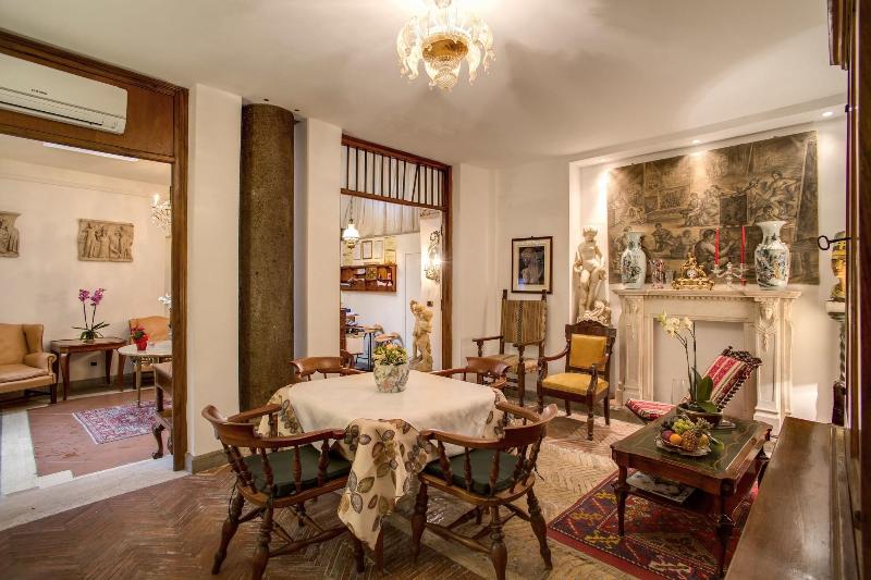 Navona Gallery Garden Suites - Lobi