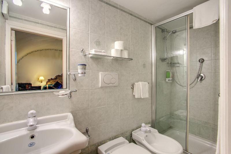 Navona Gallery Garden Suites - Oda