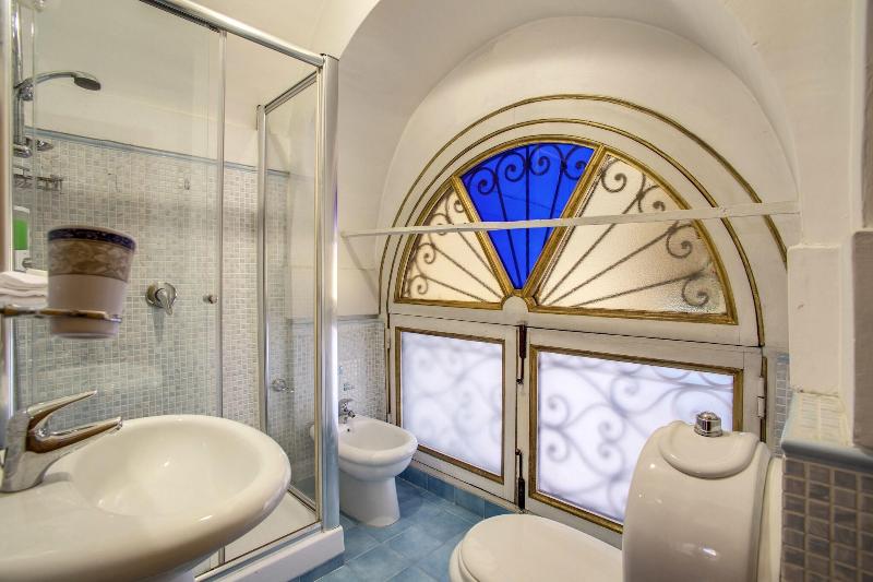 Navona Gallery Garden Suites - Oda