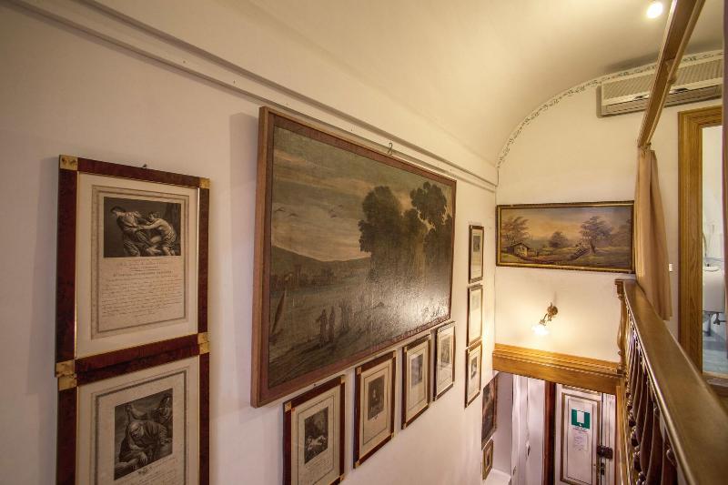 Navona Gallery Garden Suites - Oda