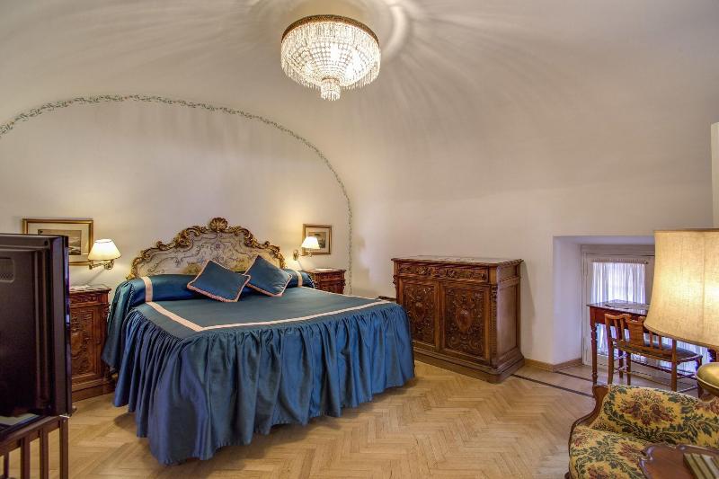 Navona Gallery Garden Suites - Oda