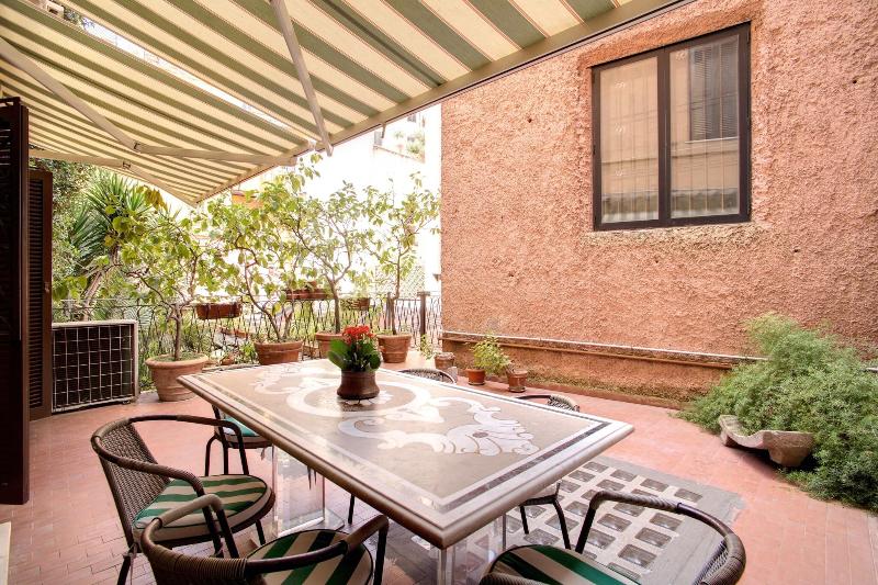 Navona Gallery Garden Suites - Teras
