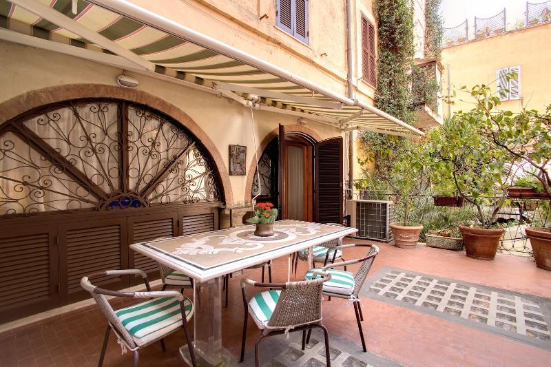 Navona Gallery Garden Suites - Teras