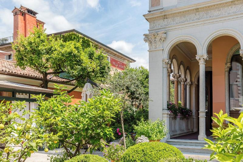 Villa Abbazia - Genel