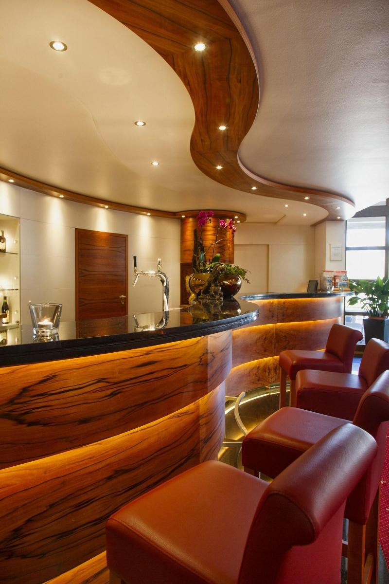 INVITE Hotel Löwen Freiburg - Lobi