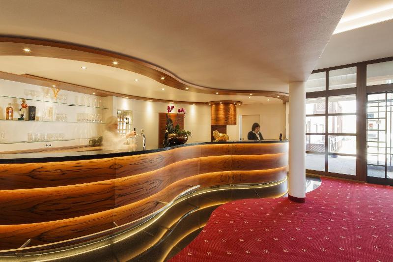 INVITE Hotel Löwen Freiburg - Lobi