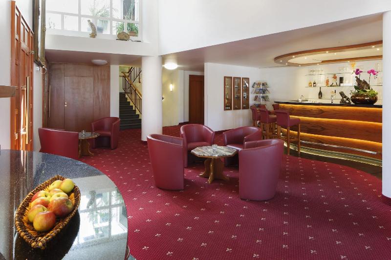 INVITE Hotel Löwen Freiburg - Lobi