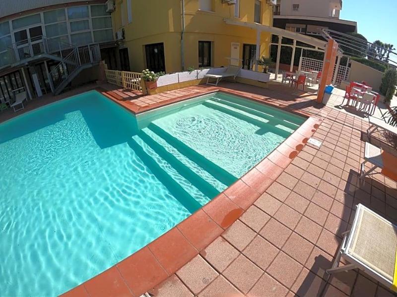 Hotel Reno - Genel