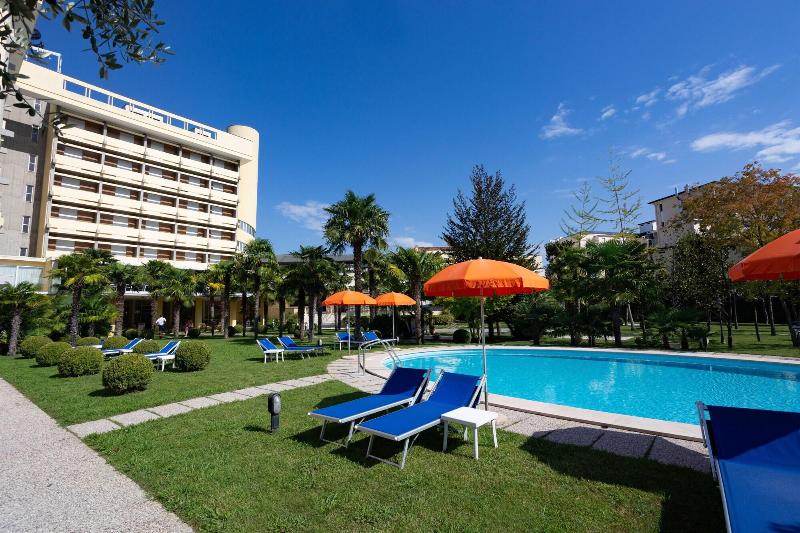 Terme Savoia - Aktivite