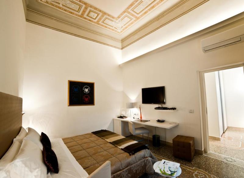 Town House Cavour - Genel