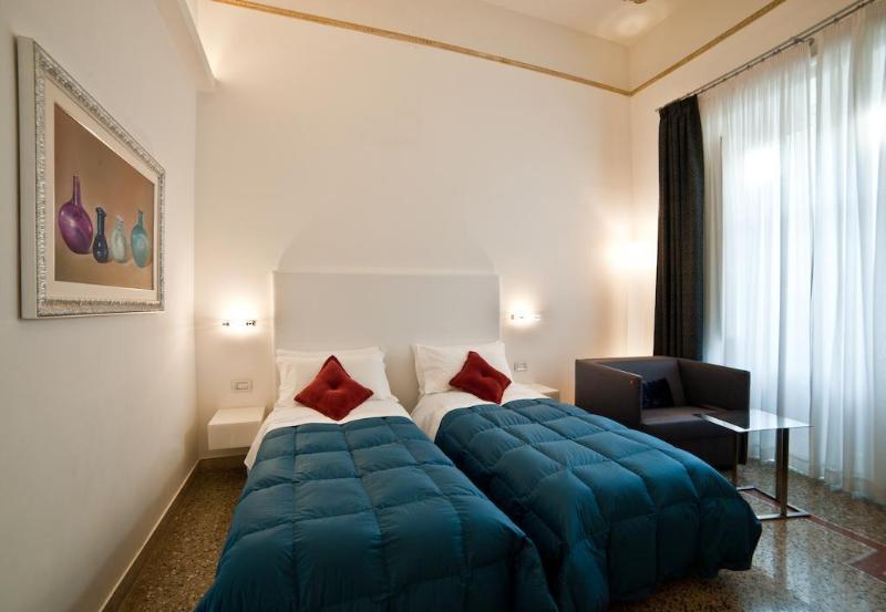 Town House Cavour - Genel