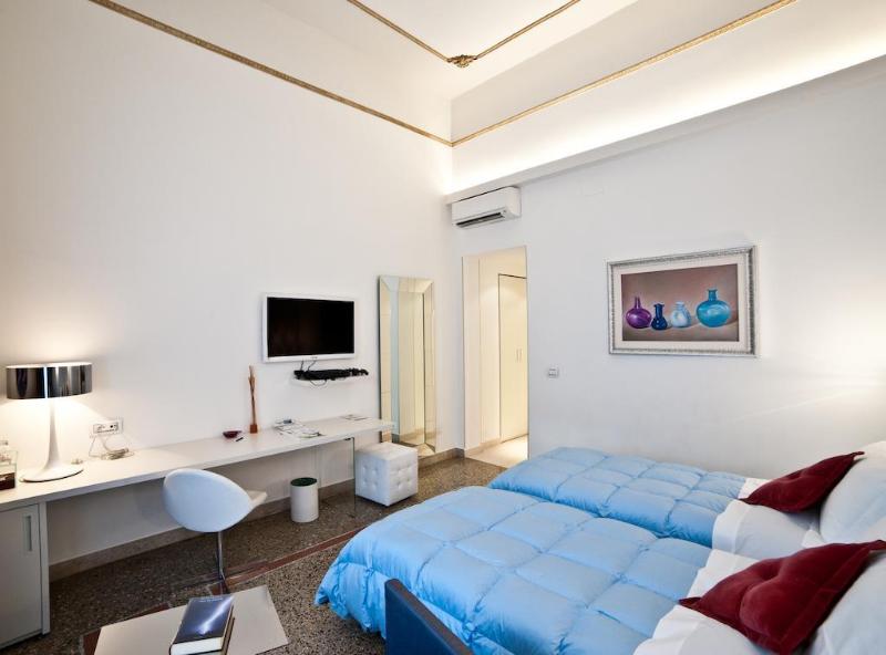 Town House Cavour - Genel