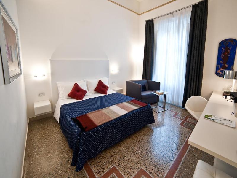 Town House Cavour - Genel