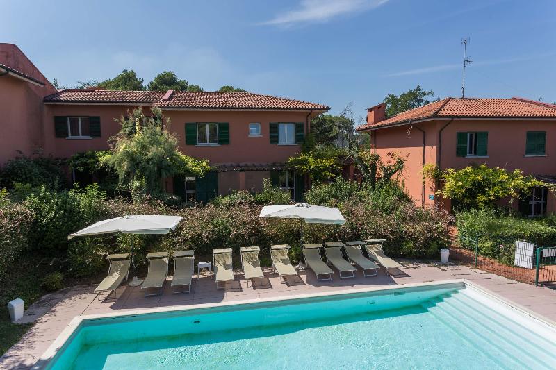 Residenze Al Colle Dei Pini - Havuz