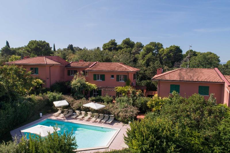 Residenze Al Colle Dei Pini - Havuz