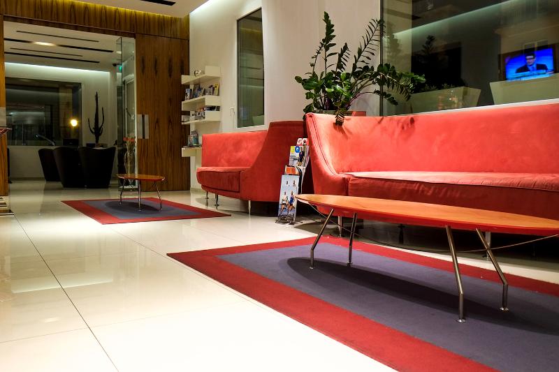 Card International - Bar