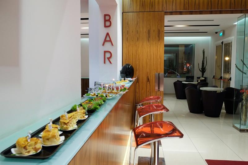 Card International - Bar