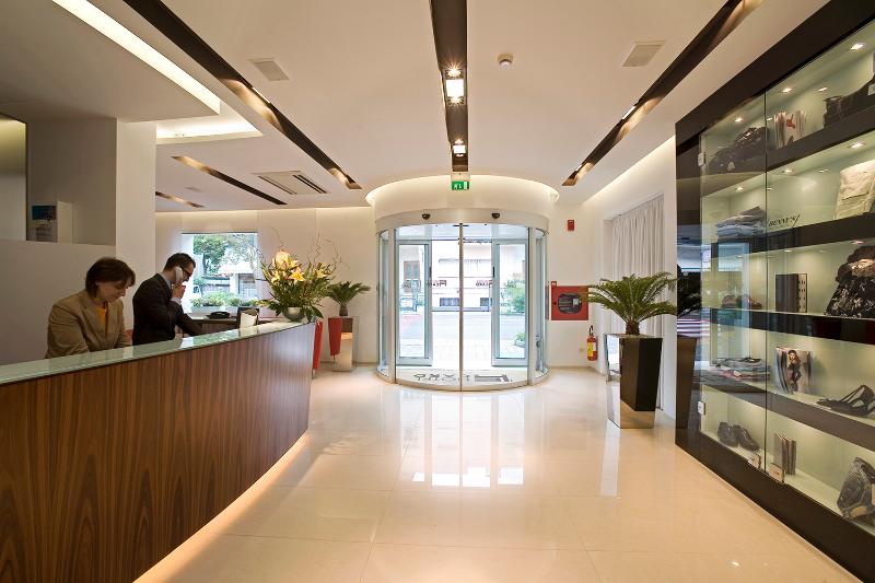 Card International - Lobi