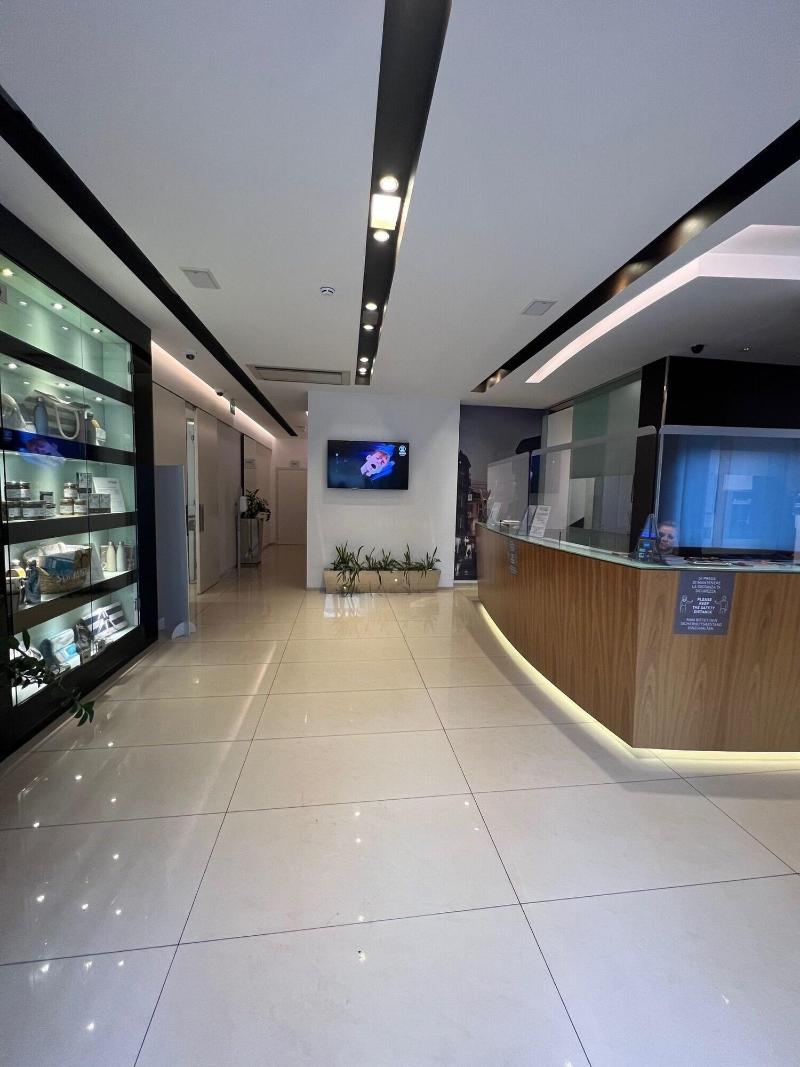 Card International - Lobi
