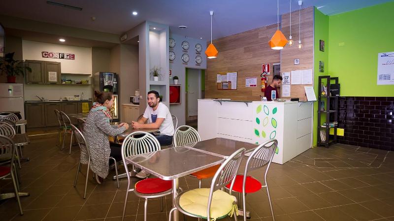 Youth Station Hostel - Lobi