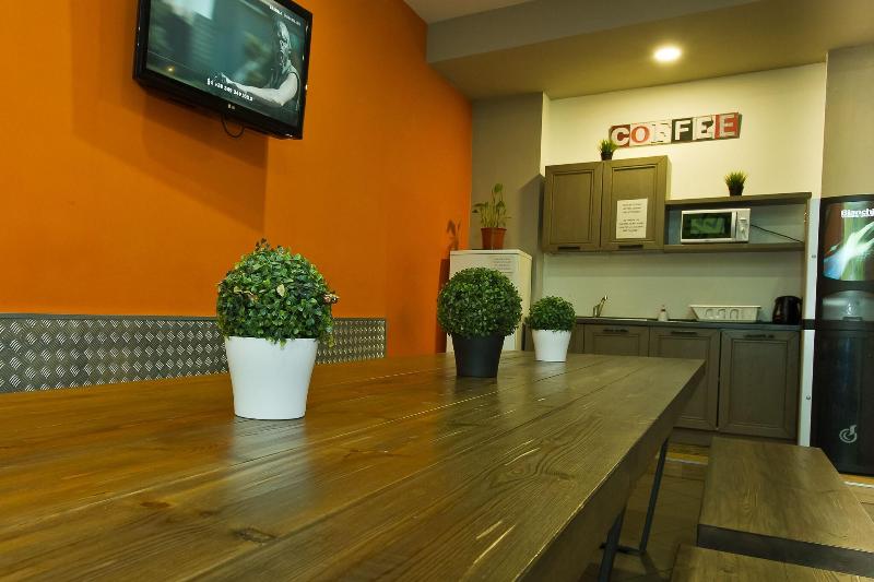 Youth Station Hostel - Lobi