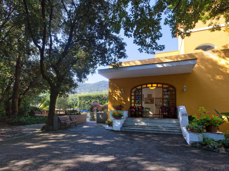 Hotel Cleopatra - Genel