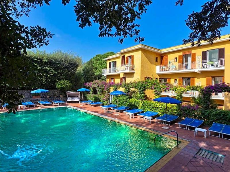 Hotel Cleopatra - Genel