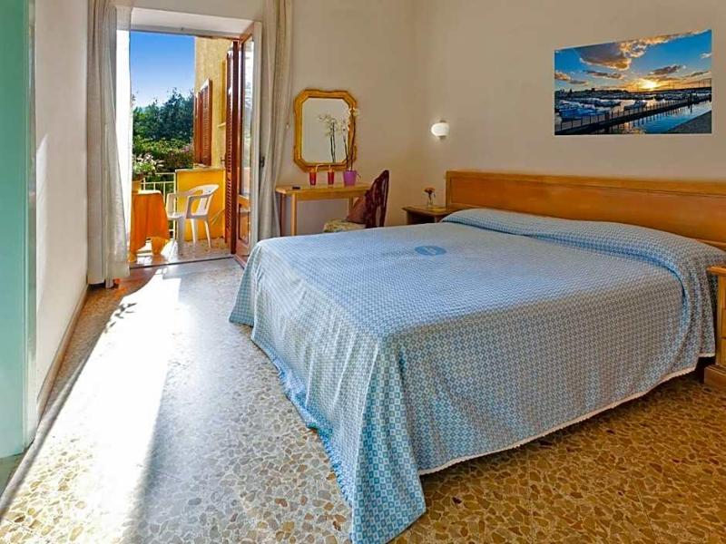 Hotel Cleopatra - Genel