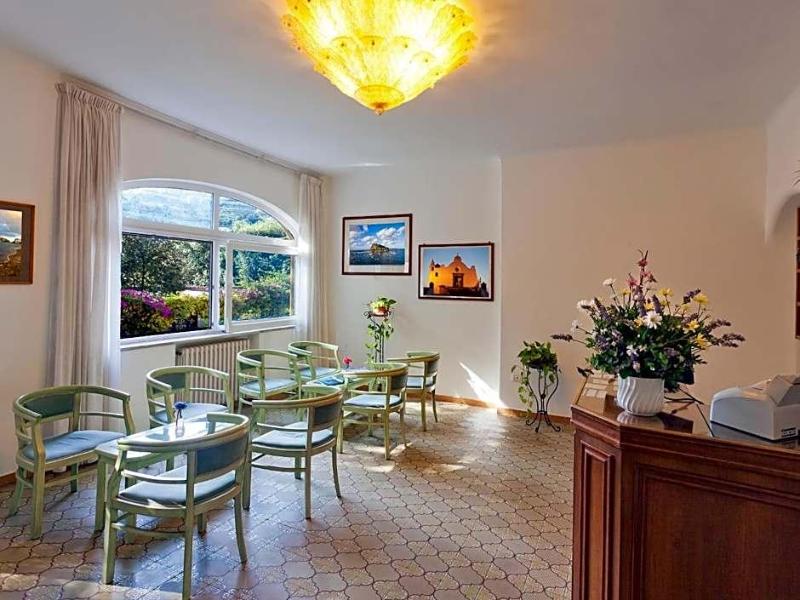 Hotel Cleopatra - Genel