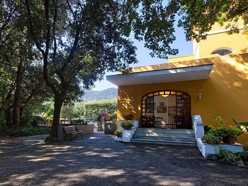 Hotel Cleopatra - Genel