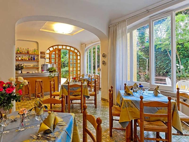 Hotel Cleopatra - Genel
