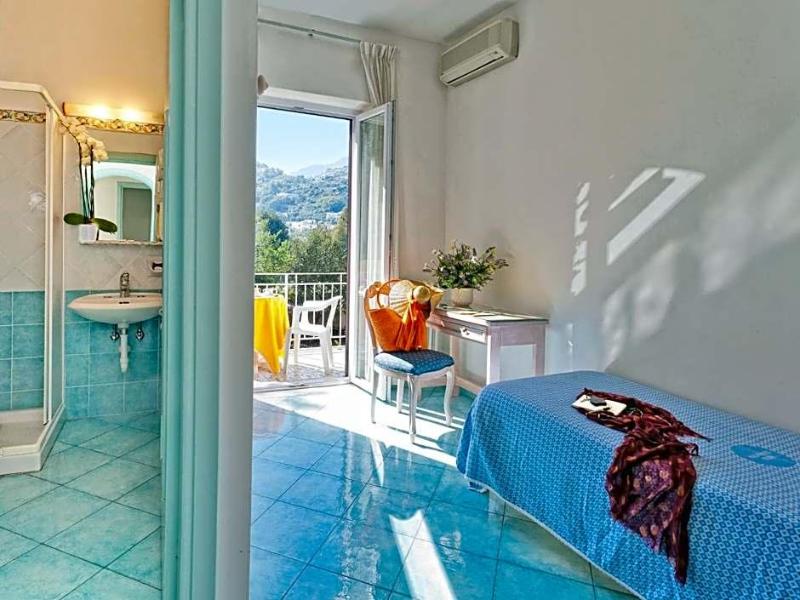 Hotel Cleopatra - Genel