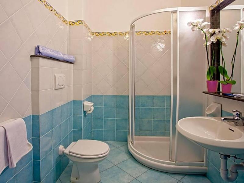 Hotel Cleopatra - Genel