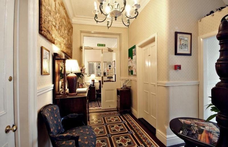 The Farthings Guest House - Lobi