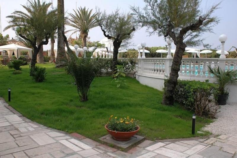 Domizia Palace Hotel - Genel