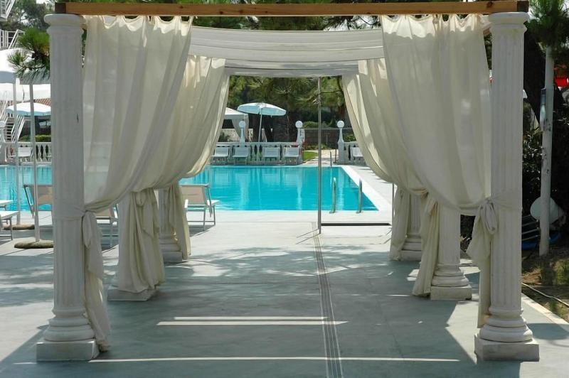 Domizia Palace Hotel - Havuz