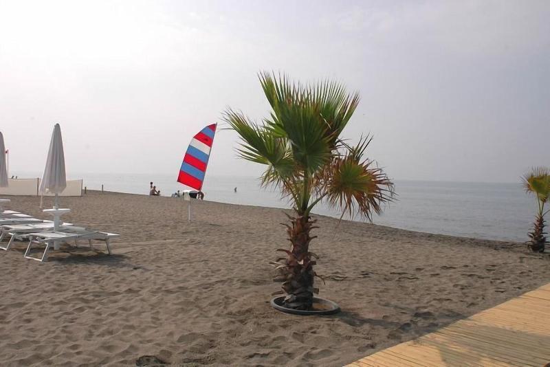 Domizia Palace Hotel - Plaj