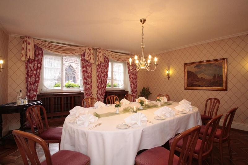 Oberkirch Weinstuben - Restoran