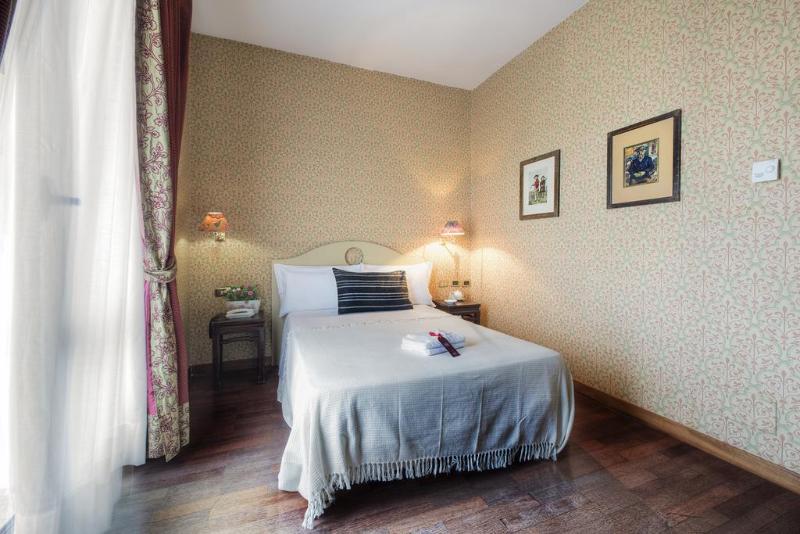 Hotel Colony - Genel