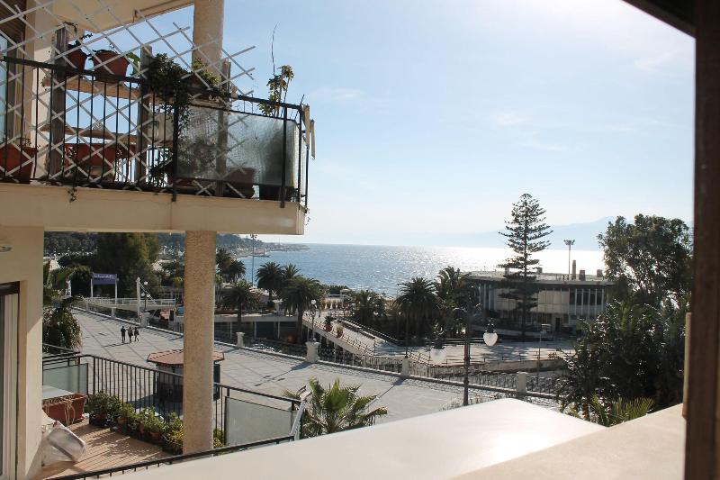 Lungomare - Genel