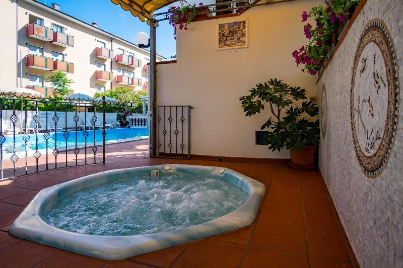 Villa dei Fiori - Havuz