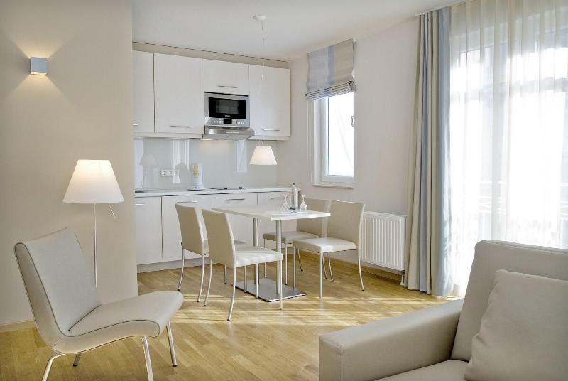 Nymphe Strandhotel & Apartments - Oda